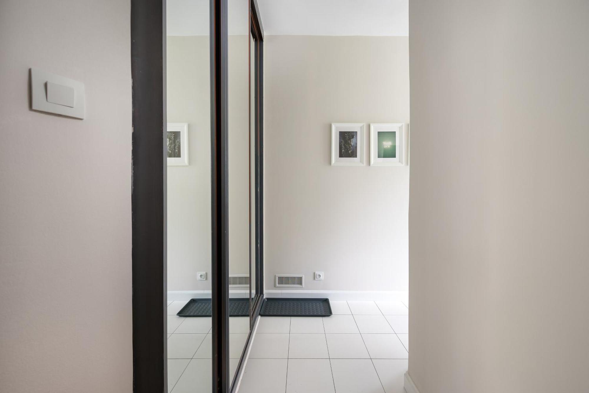 Wola Ratusz Homely Apartment Warsaw Ngoại thất bức ảnh