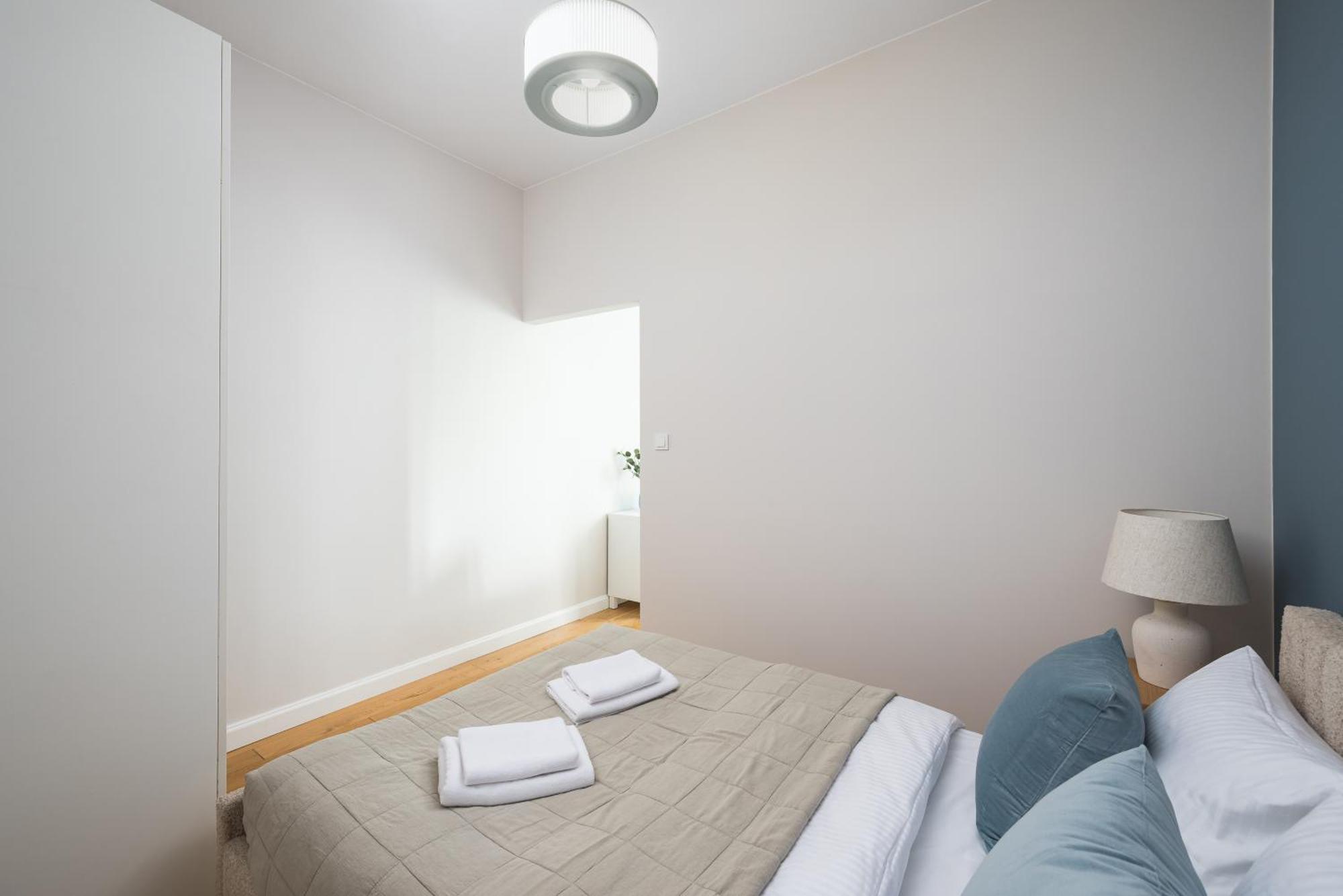 Wola Ratusz Homely Apartment Warsaw Ngoại thất bức ảnh